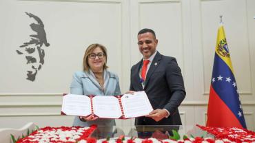 Fatma Şahin maaşını Venezuela için bağışladı