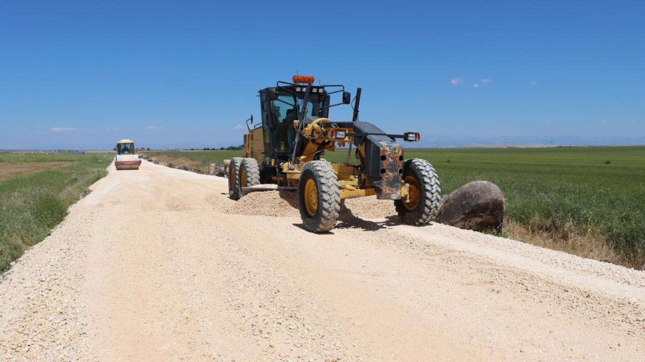 Hilvan köylerinde yollar yenileniyor