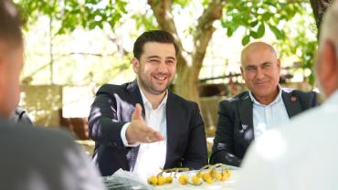 AK Partili Mesut Bozatlı da maaşını Venezuela'ya bağışladı