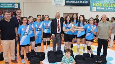 Genç sporcular Haliliye’de voleybol coşkusu yaşadı