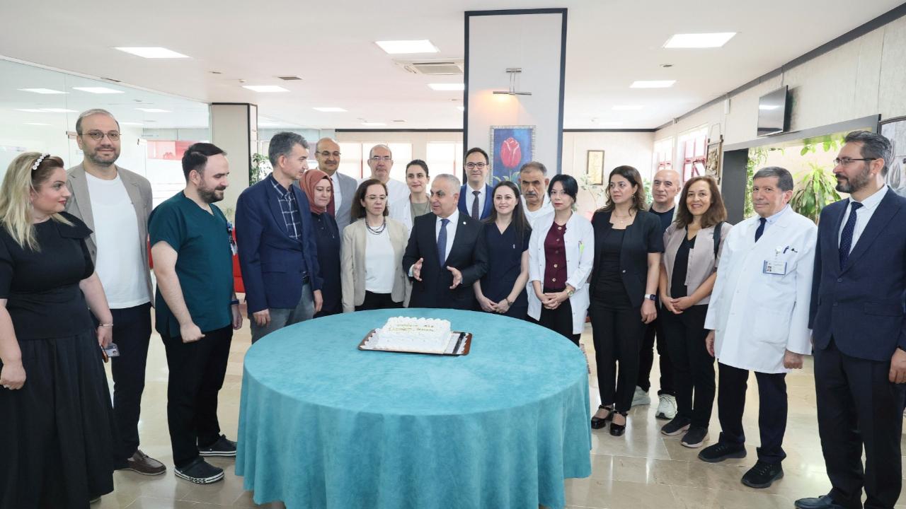 Üniversite Hastanesinde 100. kemik iliği nakli sevinci