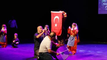 Üniversiteli miniklerden gösteri