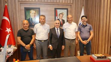 Yabancı akademisyenlerden Rektör ziyareti