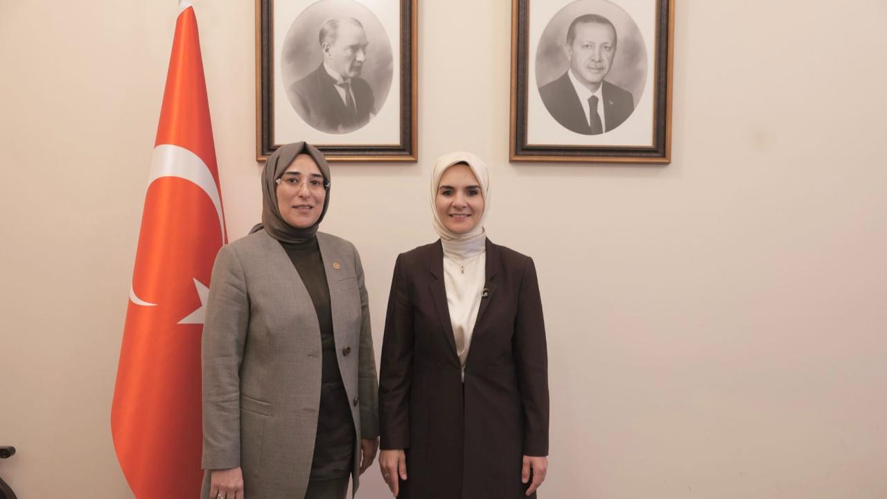 Yazmacı ziyaret etti, Bakandan merkez sözü aldı