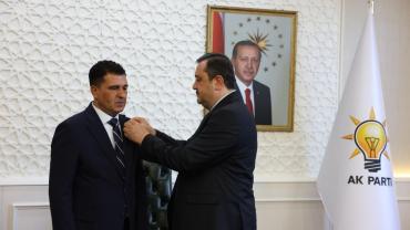 AK Parti’ye katılımlar sürüyor