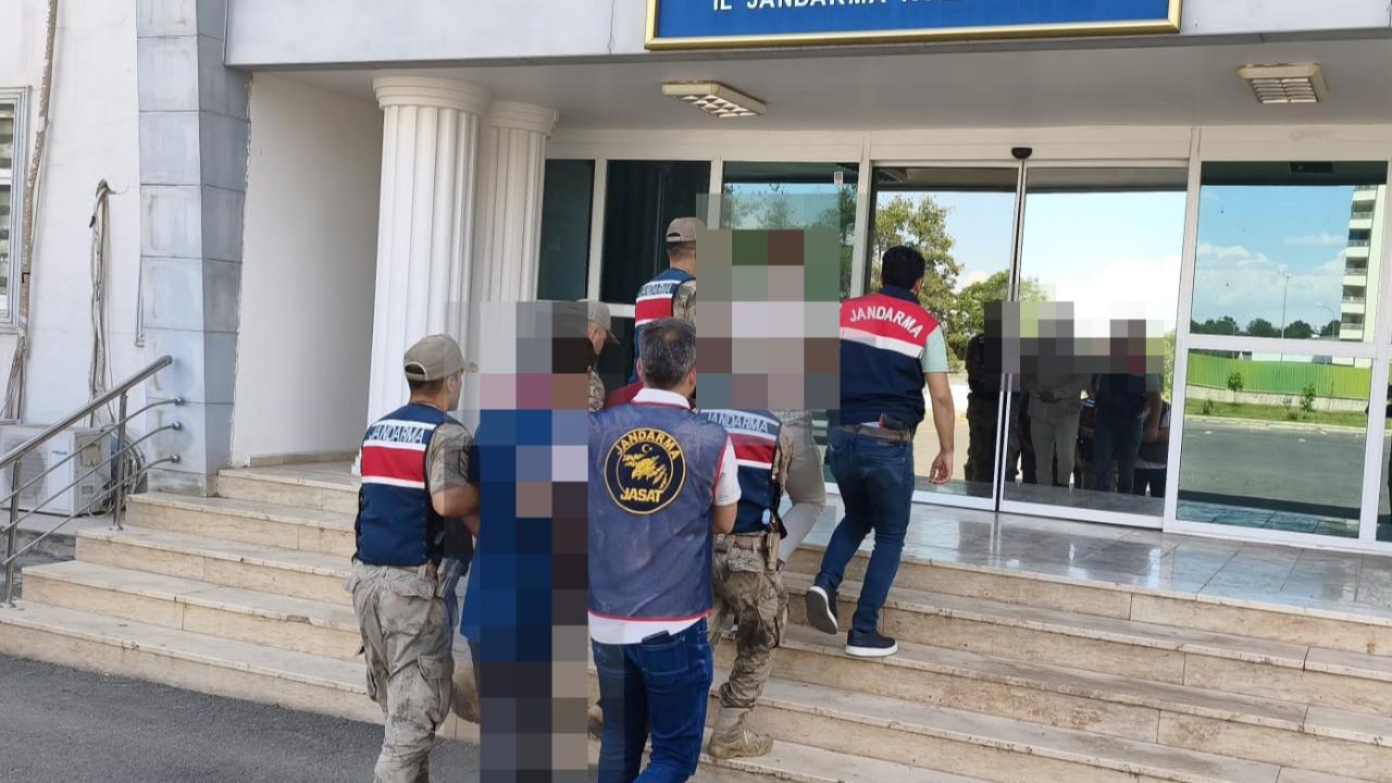 Şanlıurfa'da göçmen kaçakçılığına 32 gözaltı